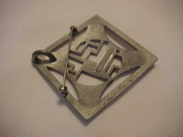Kelly waters Pendant Pin Brooch Art Deco Design polished Metal Kelly waters Pendant Pin Brooch Art Deco Design polished Metal