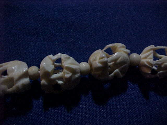 Long Carved VIntage Necklace w/ Pendant Elephant Them Long Carved VIntage Necklace w/ Pendant Elephant Them