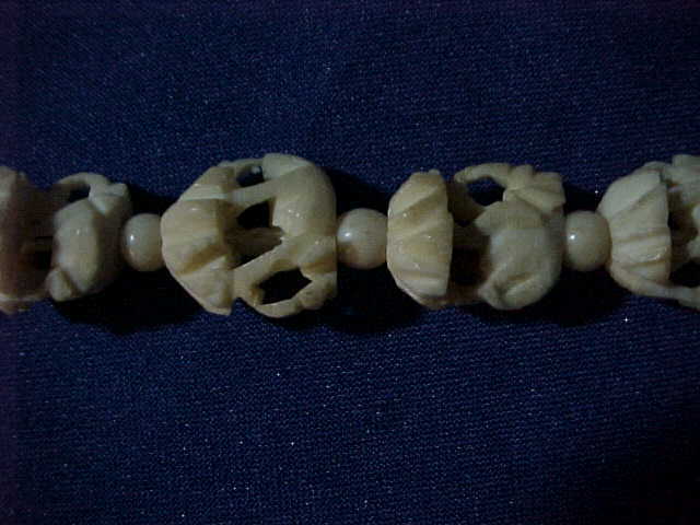 Long Carved VIntage Necklace w/ Pendant Elephant Them Long Carved VIntage Necklace w/ Pendant Elephant Them