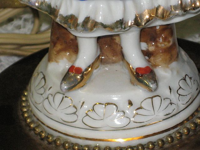 Vintage Hand Painted Porcelain Lady Figurine Lamp Vintage Hand Painted Porcelain Lady Figurine Lamp