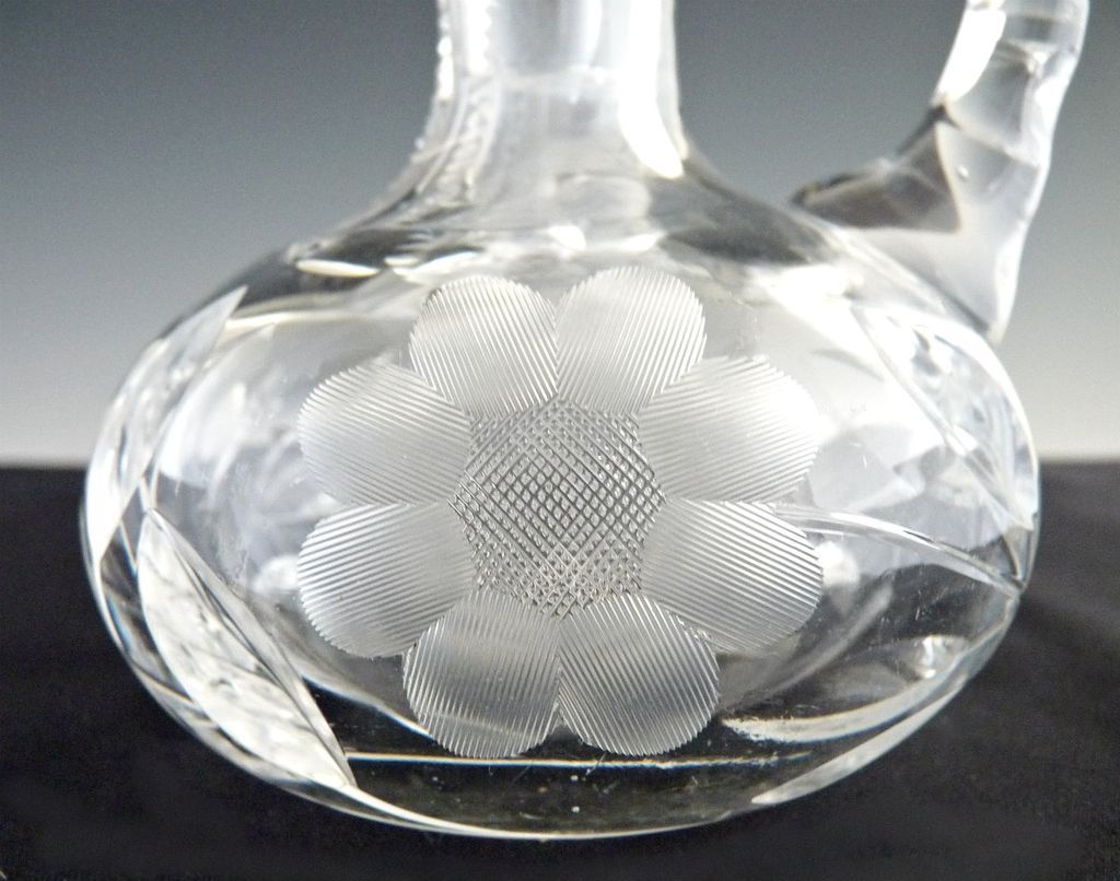 Antique cut glass cruet engraved daisies c. 1910 Antique cut glass cruet engraved daisies c. 1910