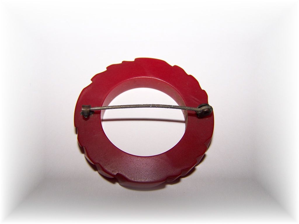 Pretty Vintage Cherry Red Carved Bakelite Pin / Brooch Pretty Vintage Cherry Red Carved Bakelite Pin / Brooch