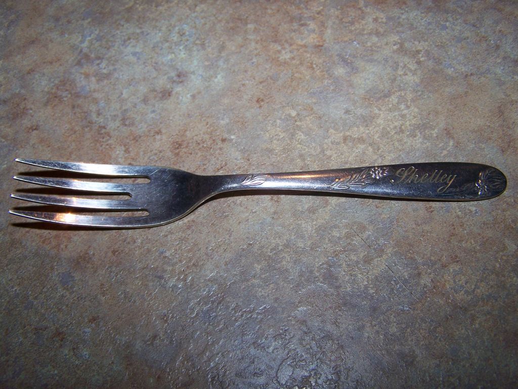Charming Vintage Utensil Set Engraved Shelley Angora Silver Plate Co. Charming Vintage Utensil Set Engraved Shelley Angora Silver Plate Co.