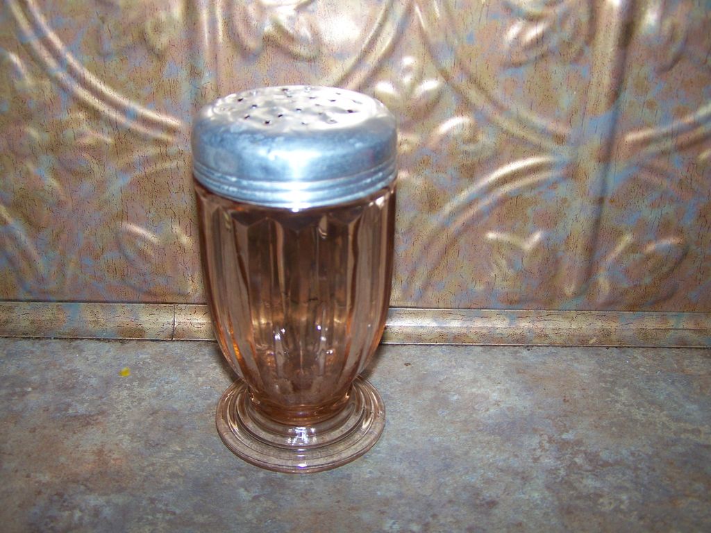 Pretty Pink Depression Glass Shaker Jeannette Glass Co. Pretty Pink Depression Glass Shaker Jeannette Glass Co.