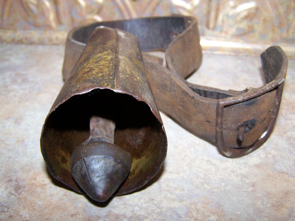 Vintage Metal Ware Cow Bell With Wood Clapper On Original Strap Vintage Metal Ware Cow Bell With Wood Clapper On Original Strap
