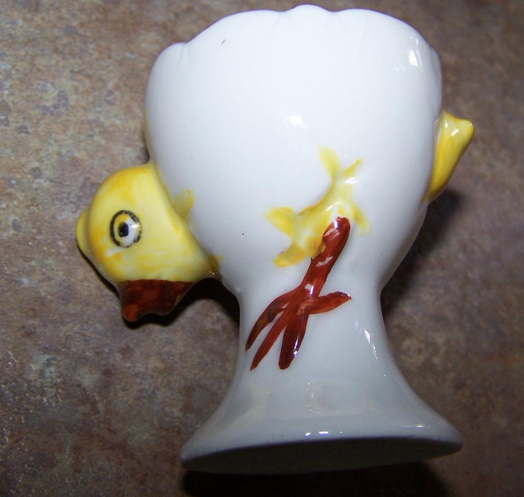 Chick Cracked Egg Ceramic Egg Cup Chick Cracked Egg Ceramic Egg Cup
