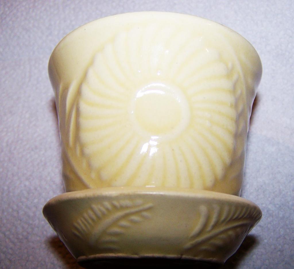 Miniature Yellow Planter USA Floral Motif Miniature Yellow Planter USA Floral Motif