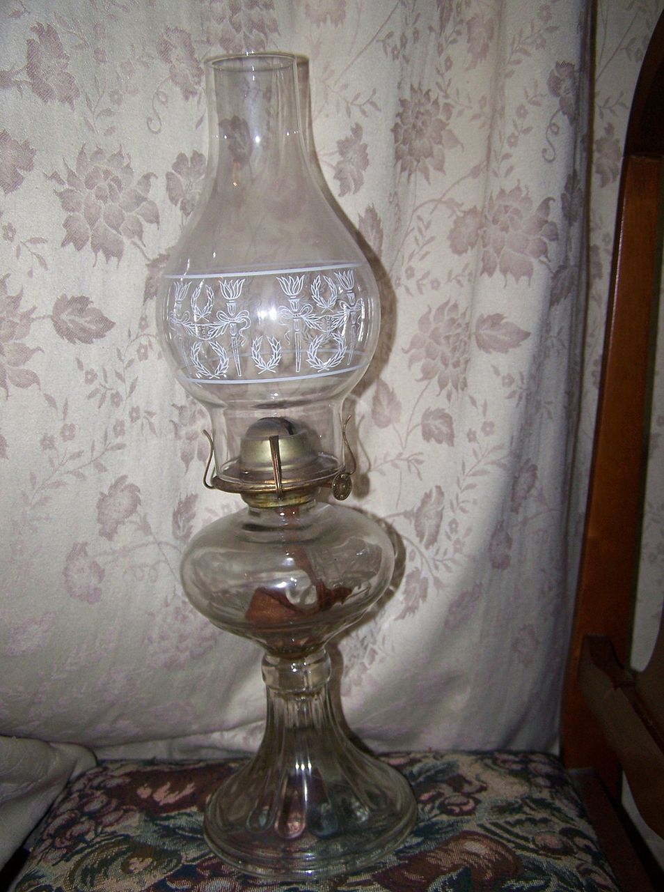 Waterbury Conn Company Glass Kerosene Lamp Wreath Torch Motif Waterbury Conn Company Glass Kerosene Lamp Wreath Torch Motif