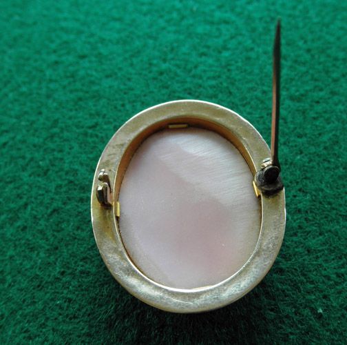 Angelskin Coral Cameo Brooch 9K YG Angelskin Coral Cameo Brooch 9K YG