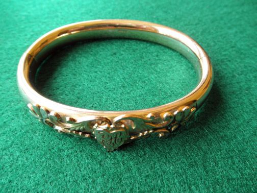 FM CO Victorian Hinged Bangle FM CO Victorian Hinged Bangle