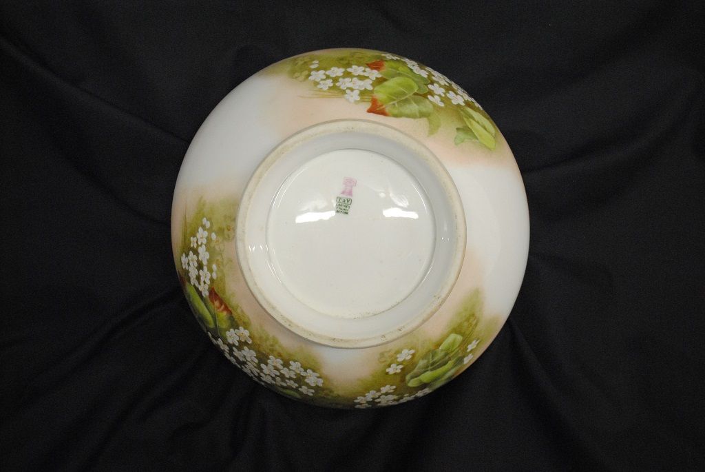Antique Limoges Hand Painted Tressemann & Vogt Porcelain Fruit Bowl Antique Limoges Hand Painted Tressemann & Vogt Porcelain Fruit Bowl