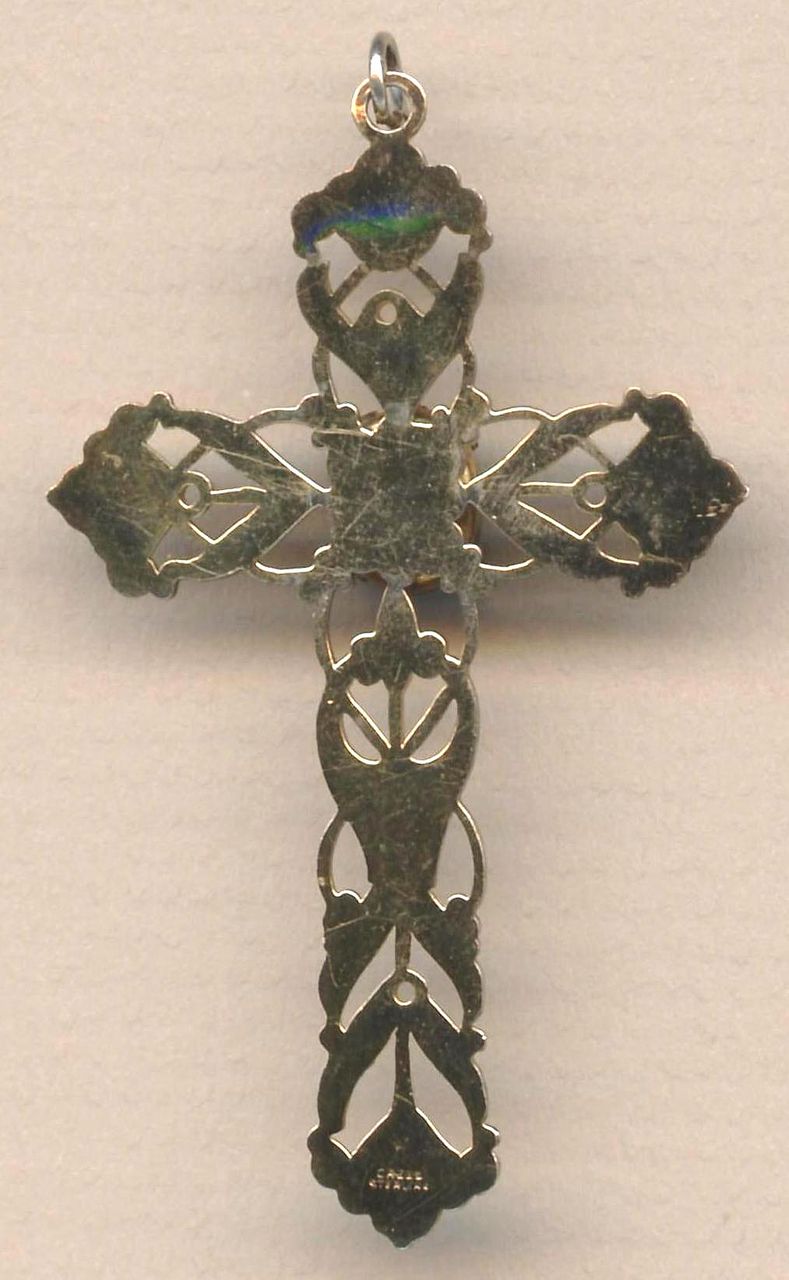 Ornate cross pendant Clearance