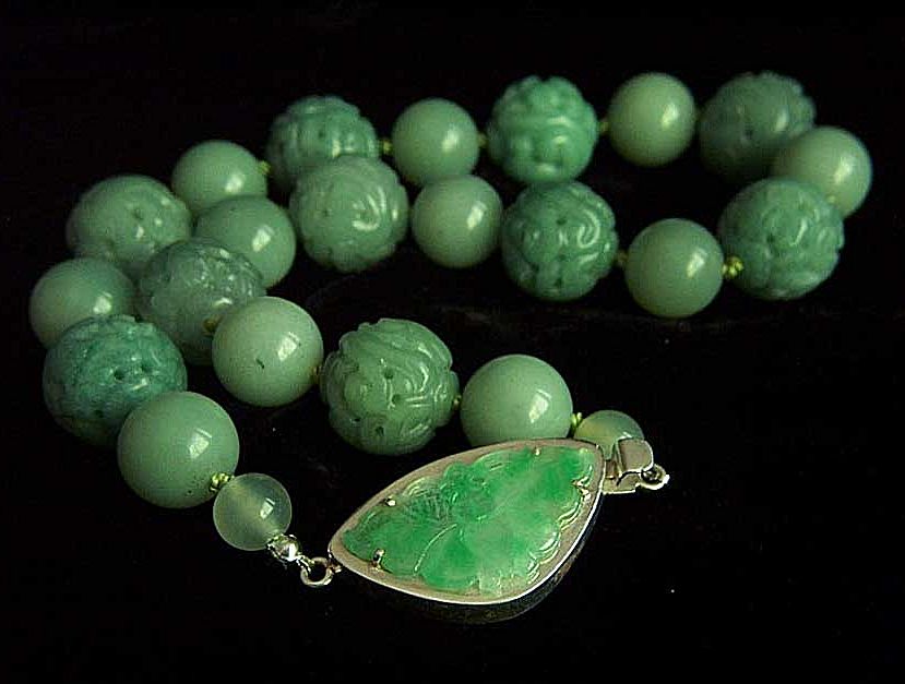 Magnificent vintage Chinese jade necklace with jade butterfly sterling