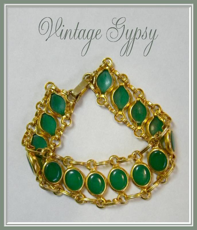 Vintage Green Glass Feminine Bracelet Vintage Green Glass Feminine Bracelet