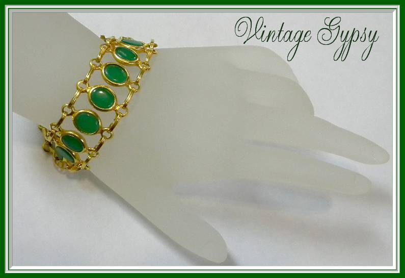 Vintage Green Glass Feminine Bracelet Vintage Green Glass Feminine Bracelet