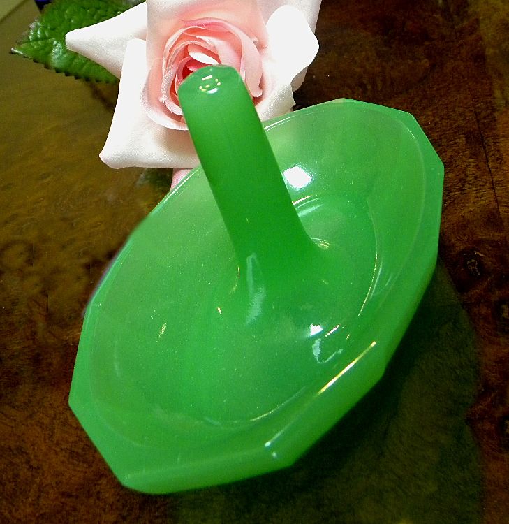 Green Opaline Uranium Glass Marked Vintage Ring Holder Green Opaline Uranium Glass Marked Vintage Ring Holder