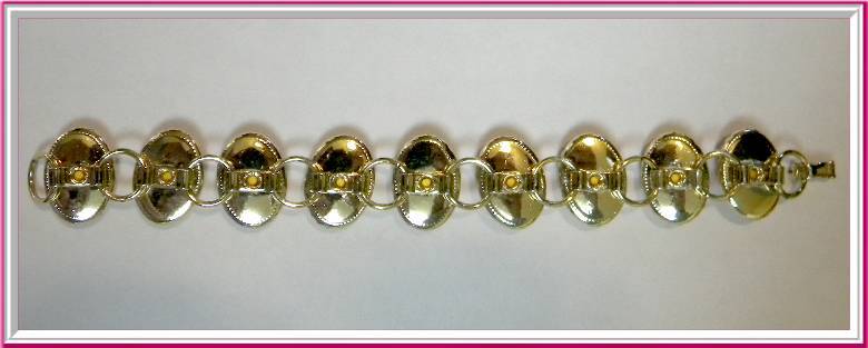 Pretty Peach Colored Cabochons Bracelet Pretty Peach Colored Cabochons Bracelet