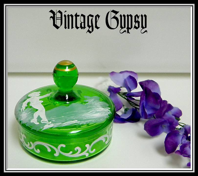 Vintage Mary Gregory Blown Green Glass Covered Powder Box Vintage Mary Gregory Blown Green Glass Covered Powder Box