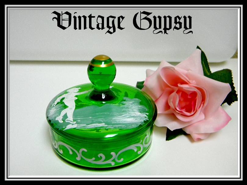 Vintage Mary Gregory Blown Green Glass Covered Powder Box Vintage Mary Gregory Blown Green Glass Covered Powder Box