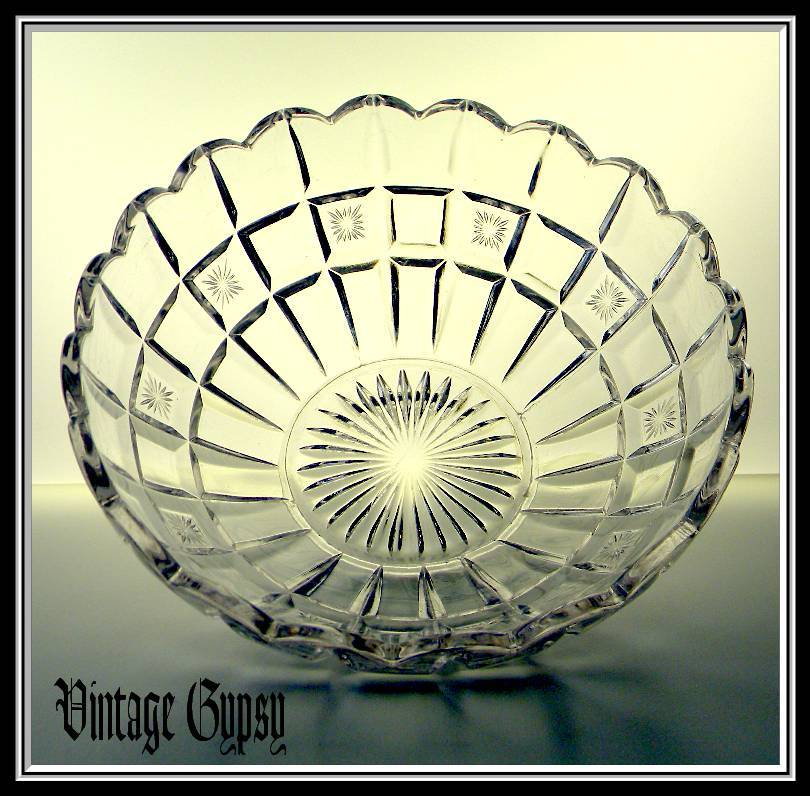 Tarentum Glass EAPG "Verona" 1910 Gorgeous Serving Bowl Tarentum Glass EAPG "Verona" 1910 Gorgeous Serving Bowl