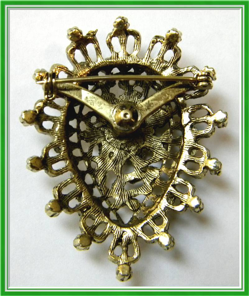 Pretty Vintage Pin with Faux Seed Pearls & Rhinestones Pretty Vintage Pin with Faux Seed Pearls & Rhinestones