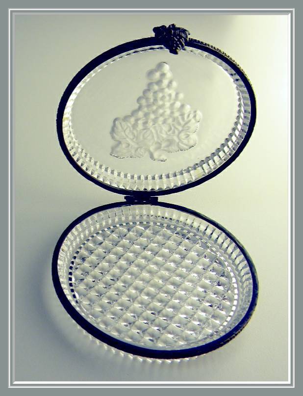 1970's Decorative Victorian Styled Glass Patch Box 1970's Decorative Victorian Styled Glass Patch Box
