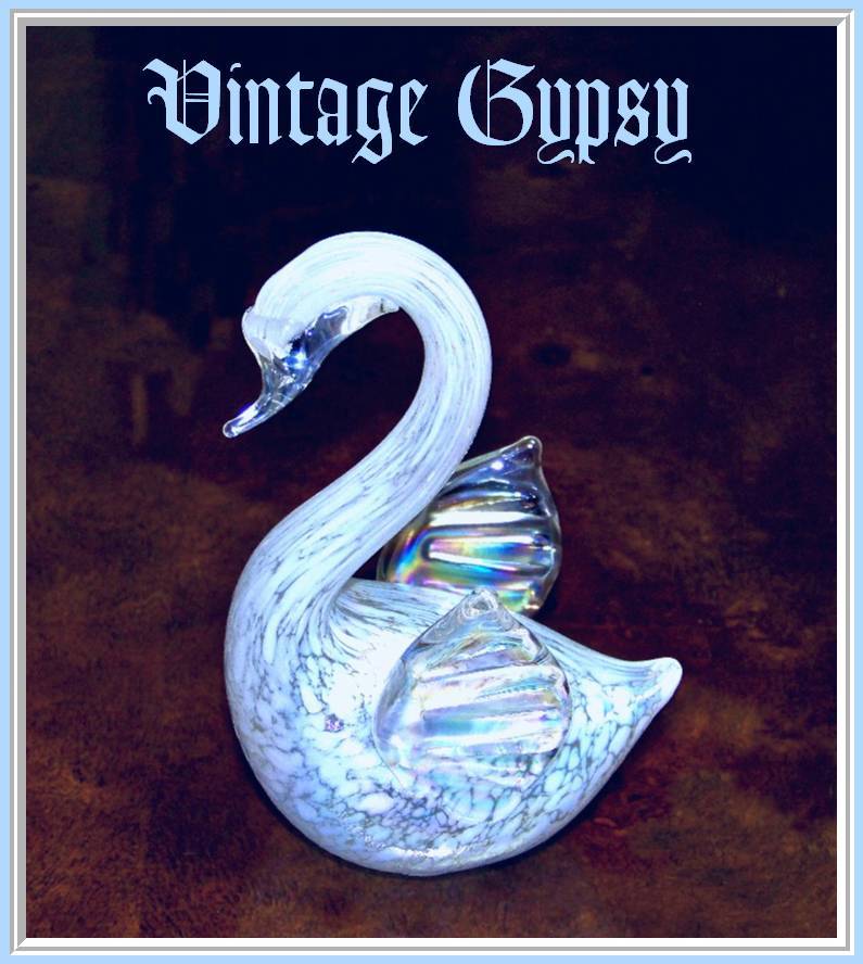 Vintage Italian Art Glass Swan Figurine Vintage Italian Art Glass Swan Figurine