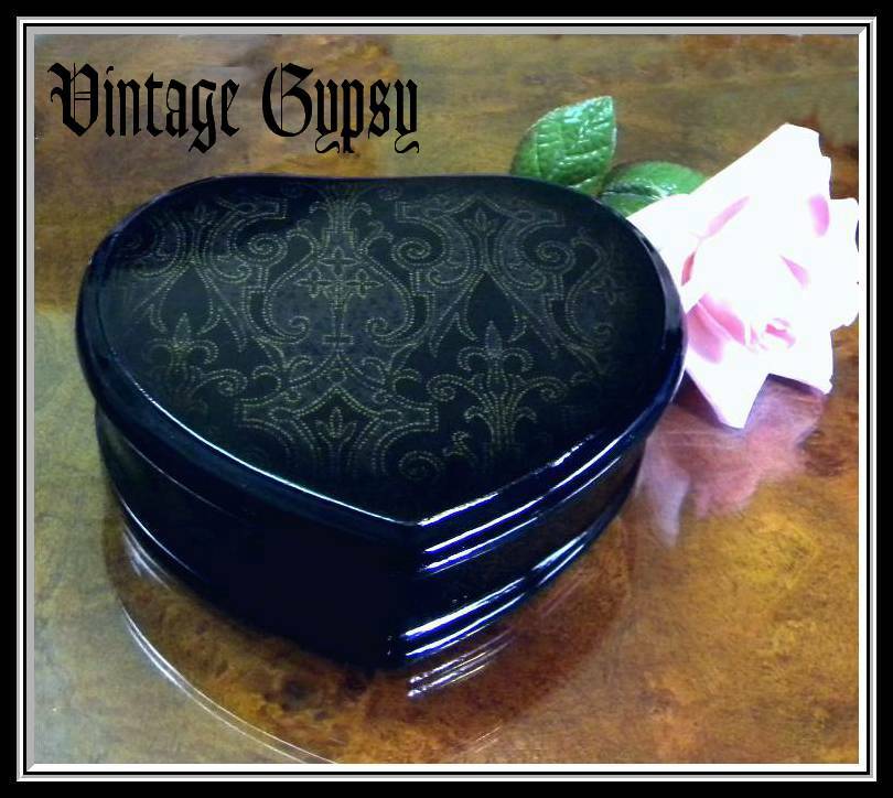 Hand Made Heart Shaped Black Lacquered Treasure Box Hand Made Heart Shaped Black Lacquered Treasure Box