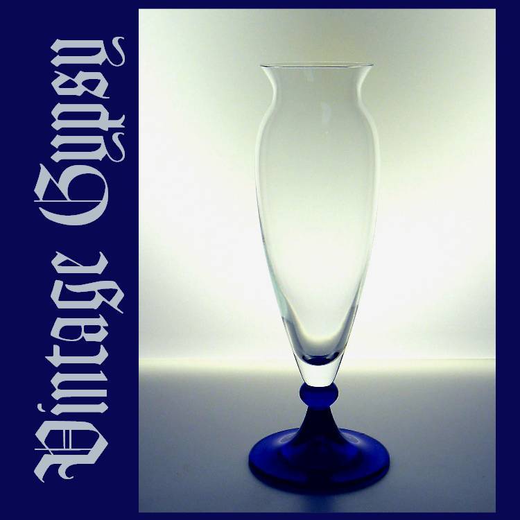 Elegant Glass Vintage Flower Vase Elegant Glass Vintage Flower Vase