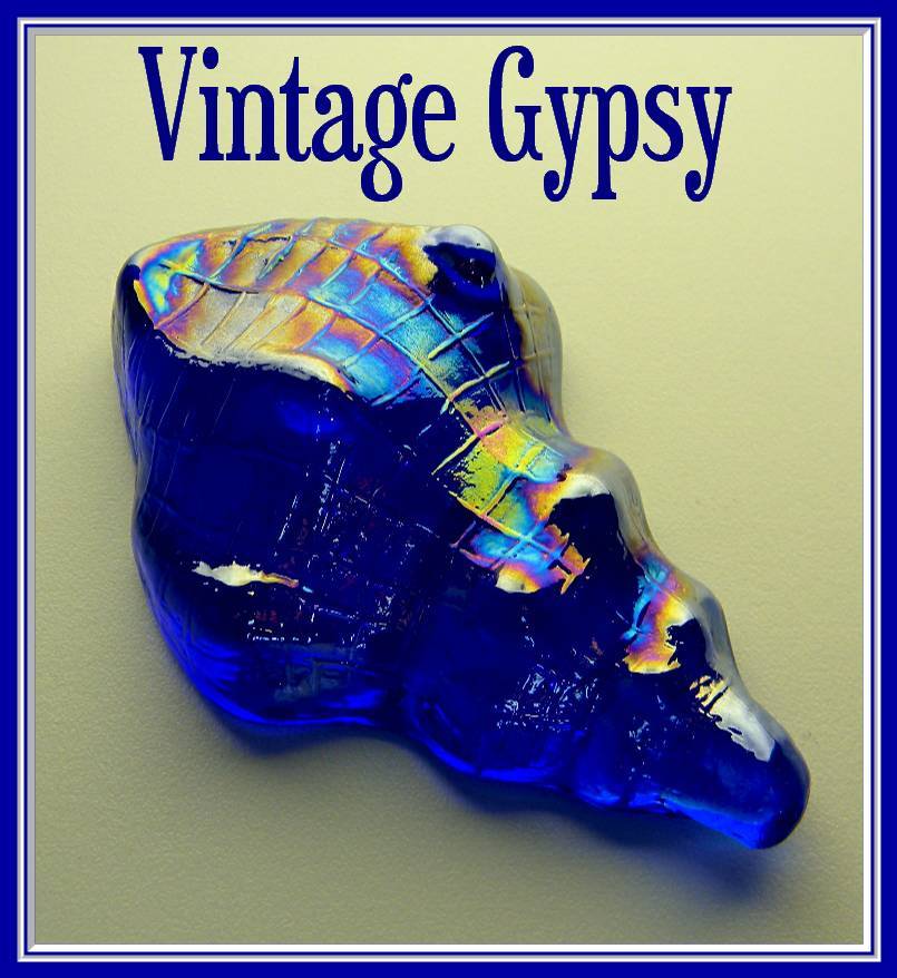 Vintage Blue Iridescent Glass Sea Shell Paperweight Vintage Blue Iridescent Glass Sea Shell Paperweight