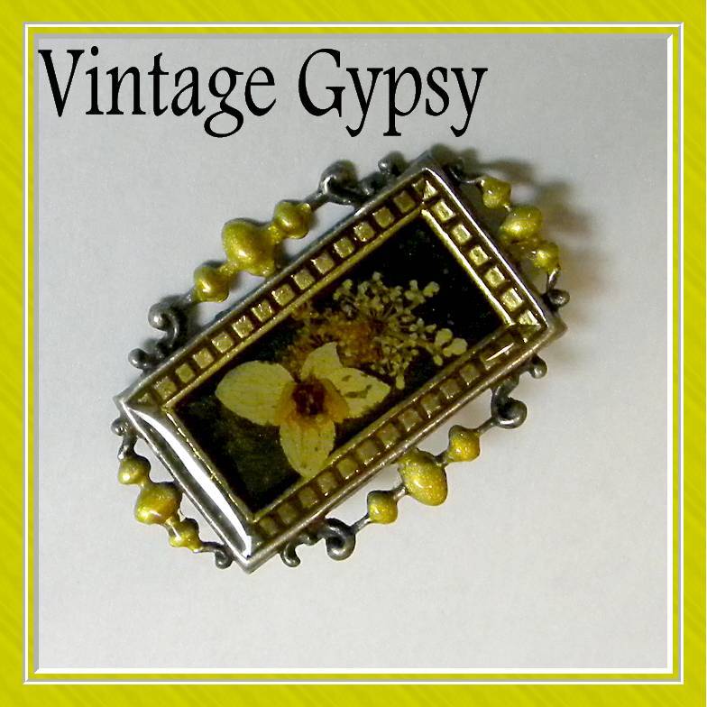 Pierre Bex Handcrafted Vintage Pin with Genuine Pressed Flowers Pierre Bex Handcrafted Vintage Pin with Genuine Pressed Flowers