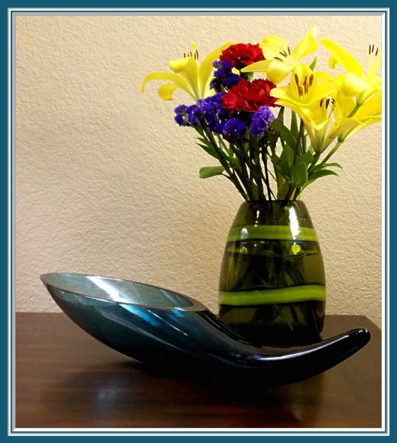 Mid Century Modern Blenko Horn Vase Designed by Winslow Anderson prior to 1953 Mid Century Modern Blenko Horn Vase Designed by Winslow Anderson prior to 1953