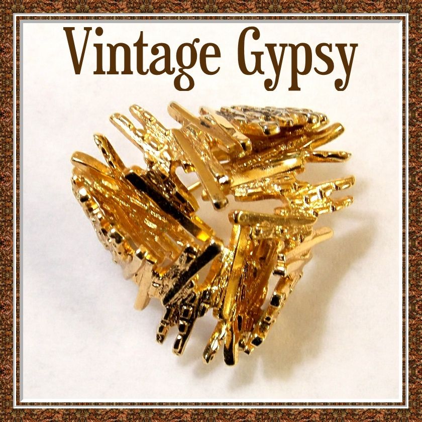 Grosse German Gold Plated Modernistic Brooch, c. 1966 Grosse German Gold Plated Modernistic Brooch, c. 1966