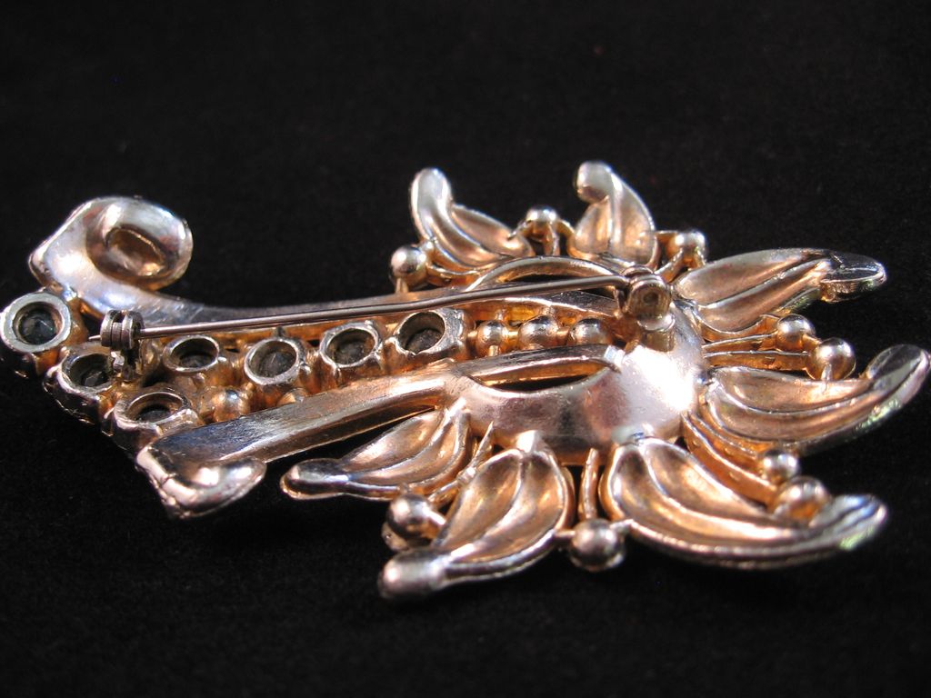 Stunning Retro Modern Sunflower Scroll Pin Stunning Retro Modern Sunflower Scroll Pin