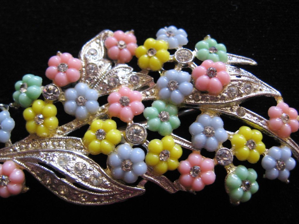 Vintage Pastel Floral and Rhinestone Pin Brooch Vintage Pastel Floral and Rhinestone Pin Brooch