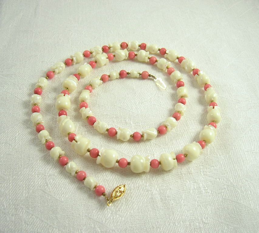 Long MOP Single Strand Necklace Pink Glass & Gold Tone Beads Long MOP Single Strand Necklace Pink Glass & Gold Tone Beads
