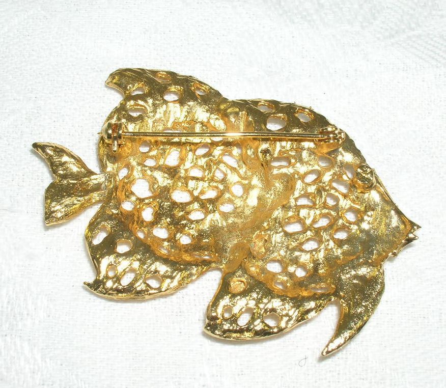 Vintage NOS Double Figural Angel Fish Pin Brooch Vintage NOS Double Figural Angel Fish Pin Brooch