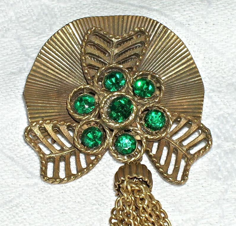 Great Vintage Brooch Green Rhinestones Dangling Chains Great Vintage Brooch Green Rhinestones Dangling Chains