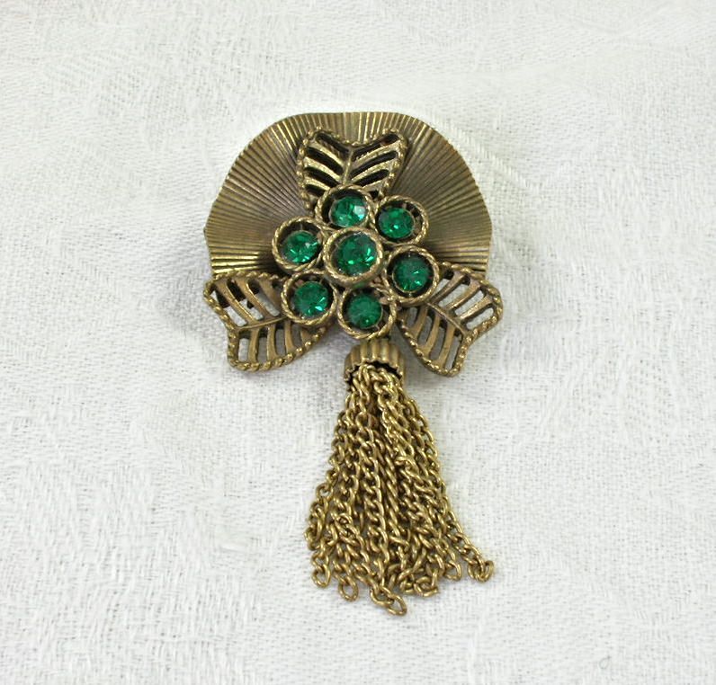 Great Vintage Brooch Green Rhinestones Dangling Chains Great Vintage Brooch Green Rhinestones Dangling Chains