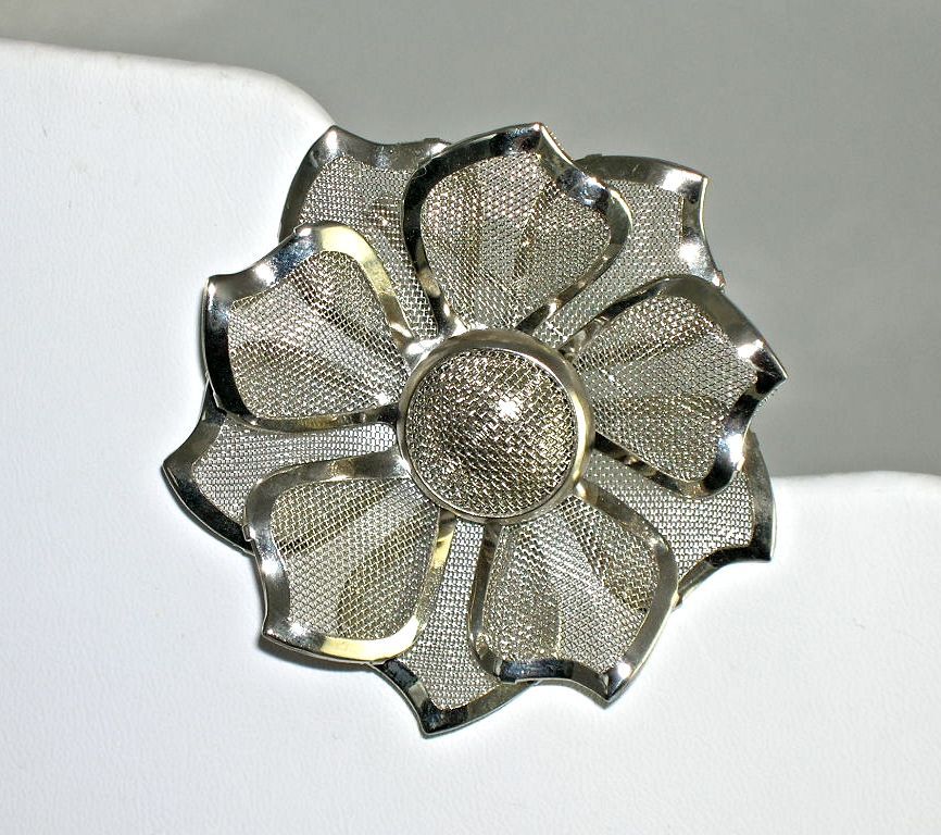 Vintage NOS Silver Tone Mesh Flower Pin Brooch 1960's Vintage NOS Silver Tone Mesh Flower Pin Brooch 1960's