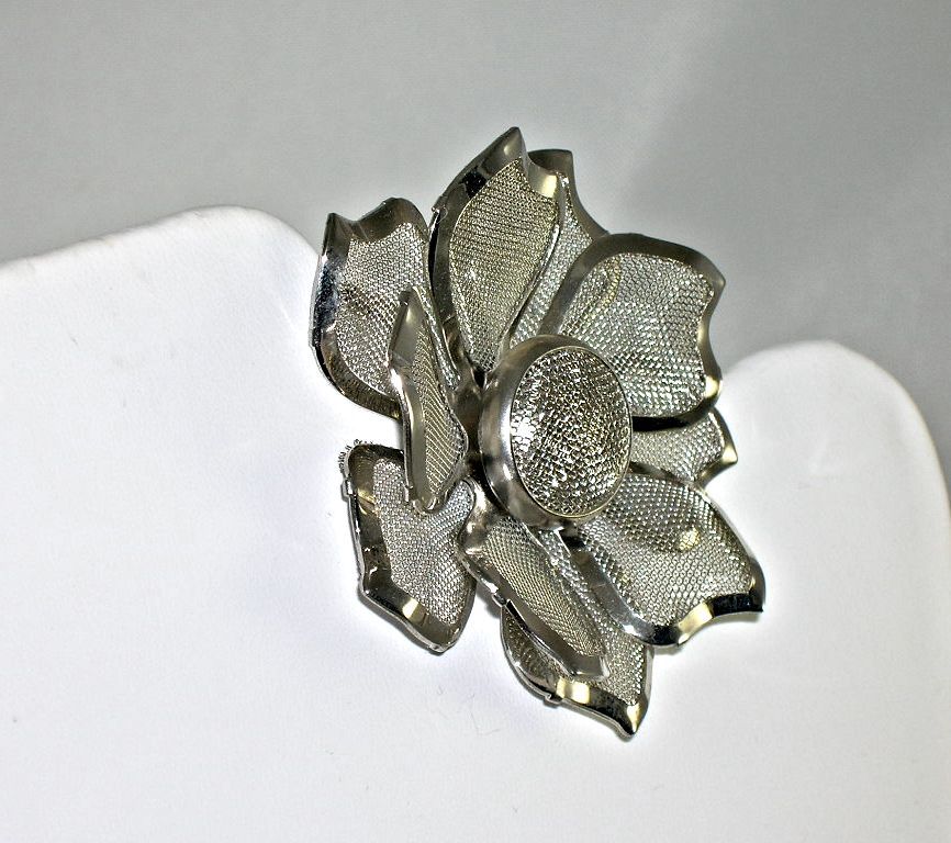 Vintage NOS Silver Tone Mesh Flower Pin Brooch 1960's Vintage NOS Silver Tone Mesh Flower Pin Brooch 1960's