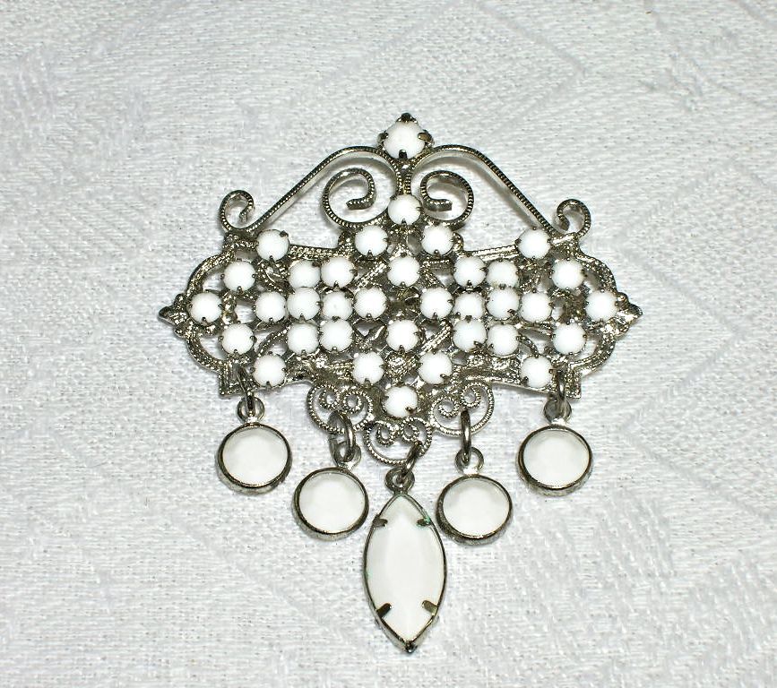 Gorgeous NOS Vintage Dangling White Milk Glass Bead Brooch Pin Gorgeous NOS Vintage Dangling White Milk Glass Bead Brooch Pin