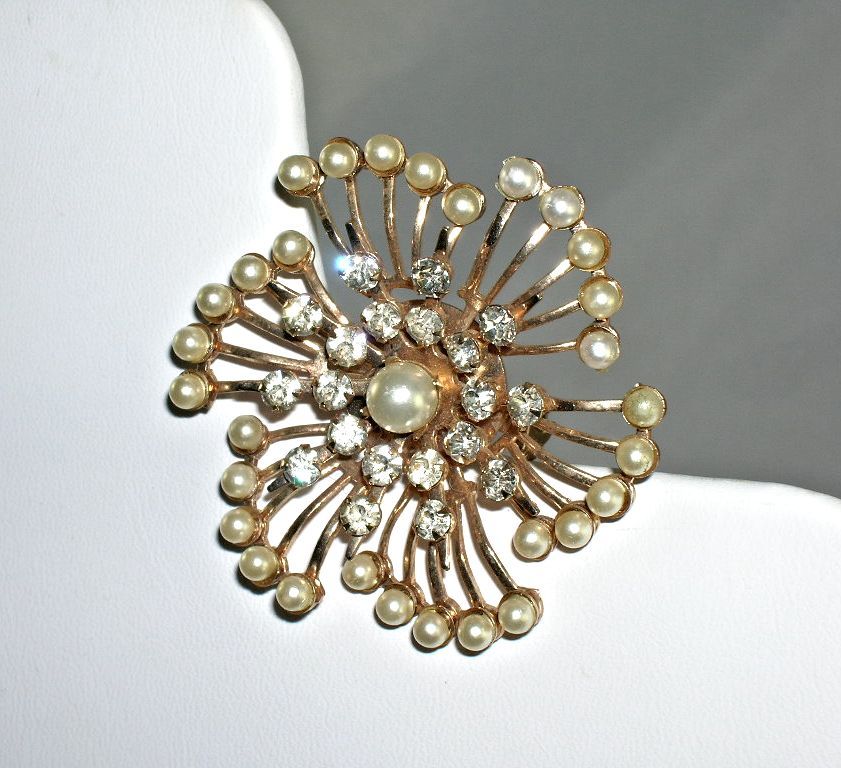 Lovely Vintage Pinwheel Faux Pearl Bright Clear Rhinestone Brooch 1950's Lovely Vintage Pinwheel Faux Pearl Bright Clear Rhinestone Brooch 1950's