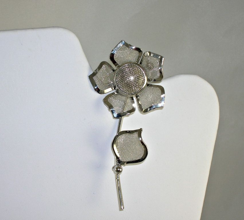 Vintage NOS Silver Tone Mesh Long Stem Flower Pin Brooch Vintage NOS Silver Tone Mesh Long Stem Flower Pin Brooch