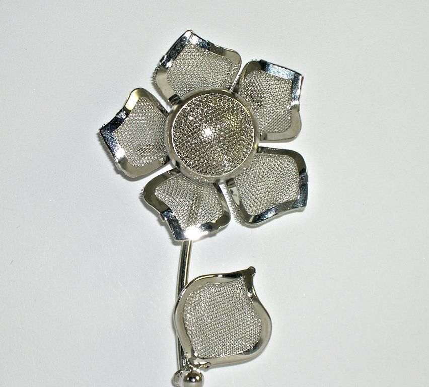 Vintage NOS Silver Tone Mesh Long Stem Flower Pin Brooch Vintage NOS Silver Tone Mesh Long Stem Flower Pin Brooch
