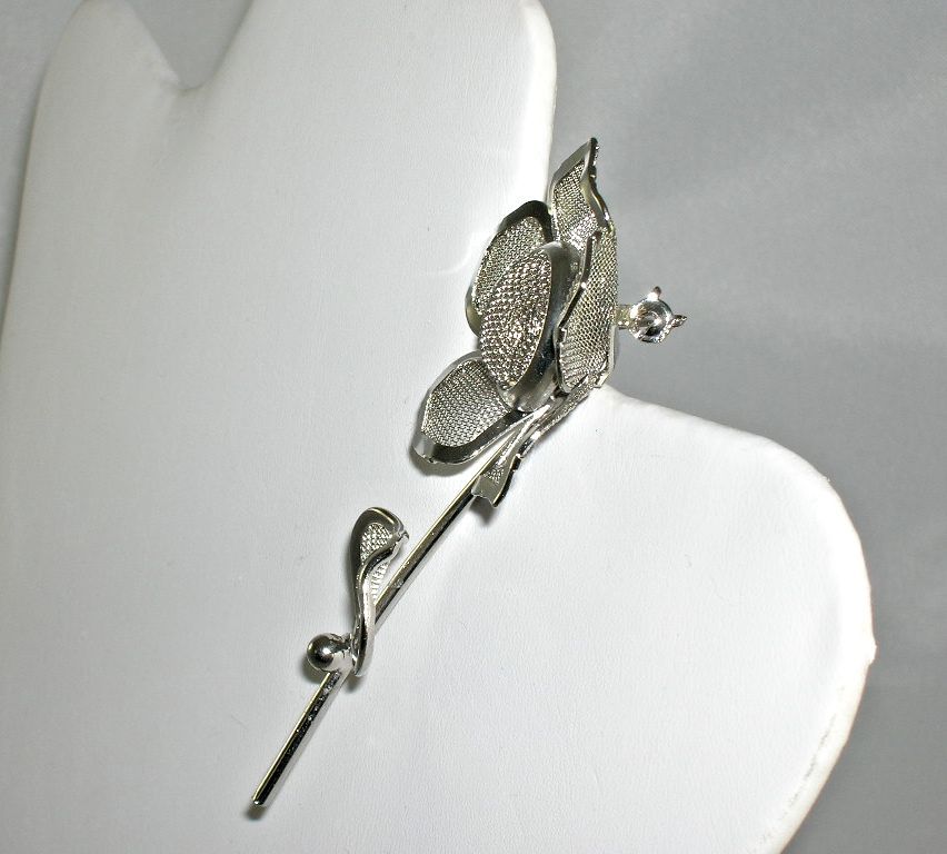 Vintage NOS Silver Tone Mesh Long Stem Flower Pin Brooch Vintage NOS Silver Tone Mesh Long Stem Flower Pin Brooch