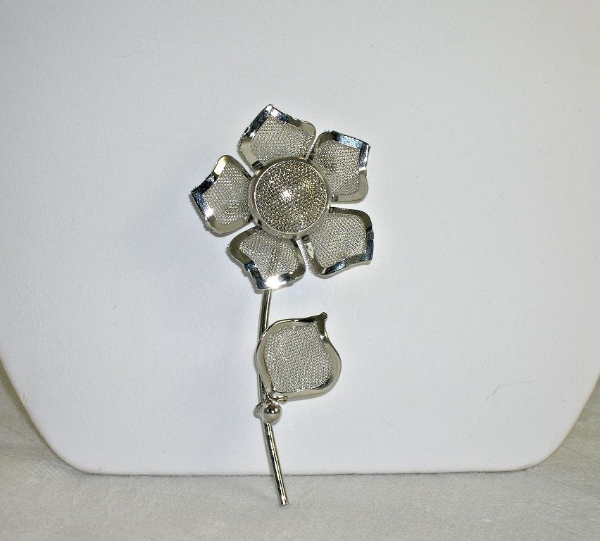 Vintage NOS Silver Tone Mesh Long Stem Flower Pin Brooch Vintage NOS Silver Tone Mesh Long Stem Flower Pin Brooch