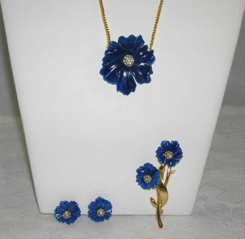 Vintage NOS Demi Parure Necklace Brooch Earrings Vintage NOS Demi Parure Necklace Brooch Earrings