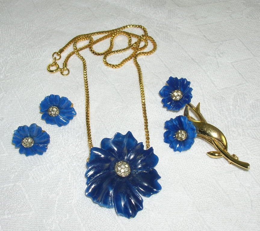 Vintage NOS Demi Parure Necklace Brooch Earrings Vintage NOS Demi Parure Necklace Brooch Earrings