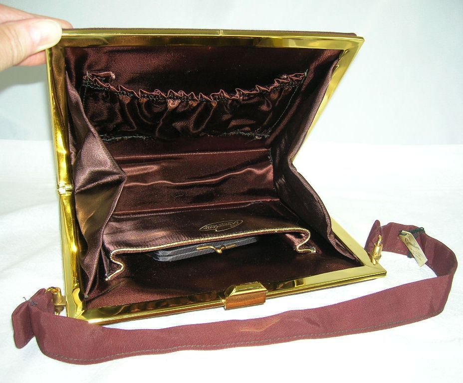 NOS Graceline Master Purse Classic Lines Change Purse & Mirror NOS Graceline Master Purse Classic Lines Change Purse & Mirror